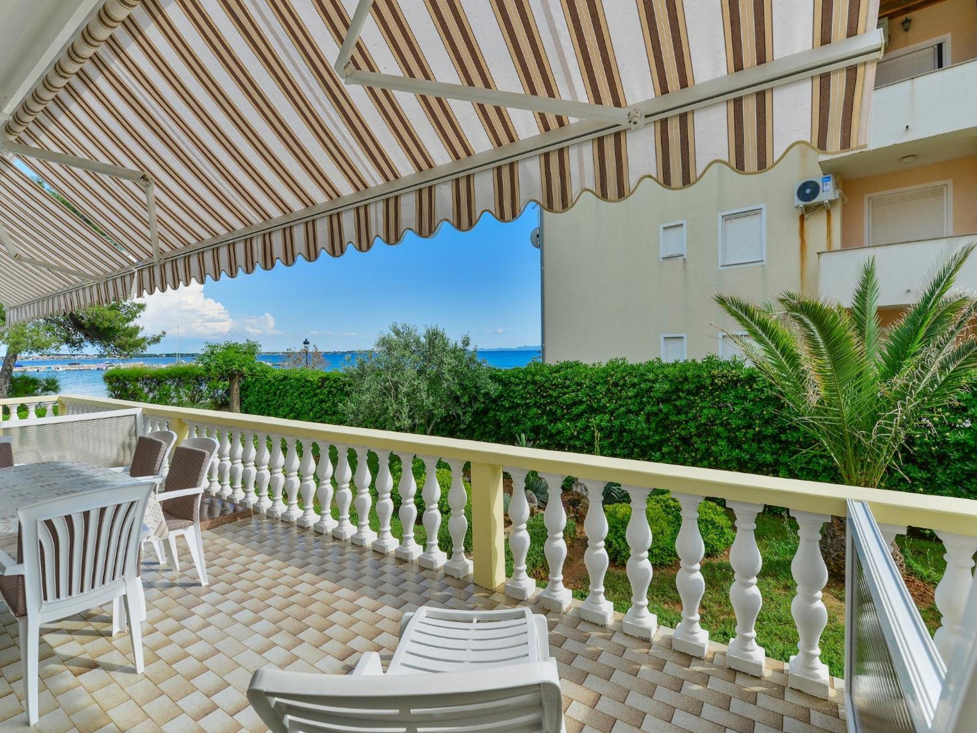 Apartments In House Liveric In Vir At The Beach Kültér fotó